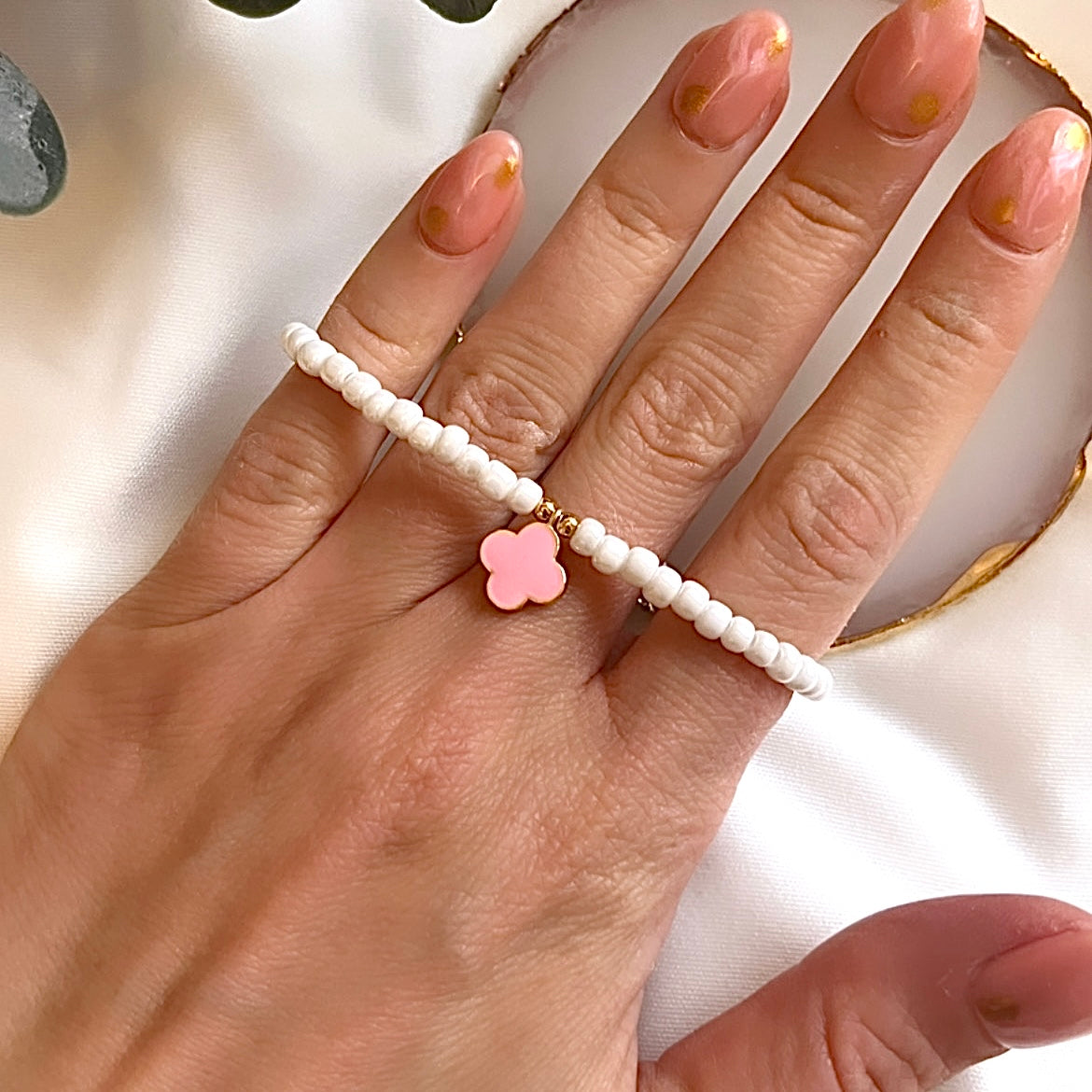 Clover charm bracelet pink - Main Image