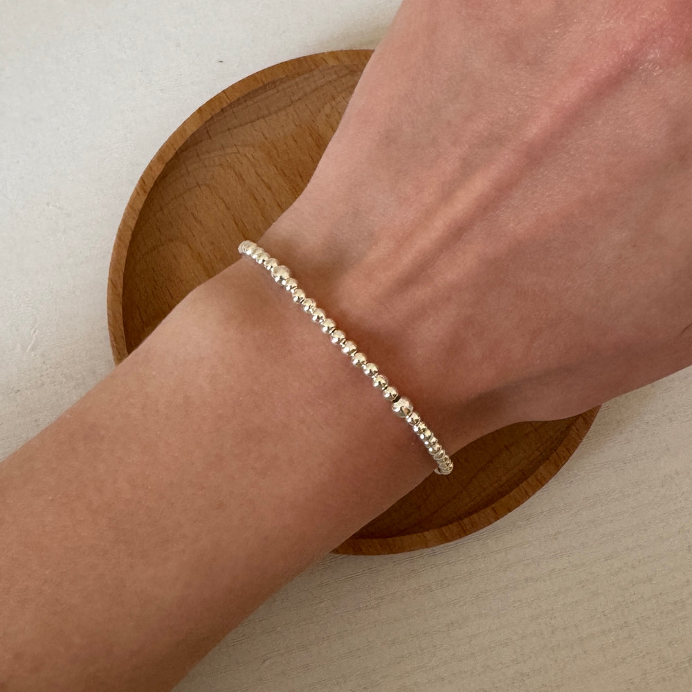 
                      
                        Dainty beaded bracelet - silver plated or 925 sterling silver
                      
                    