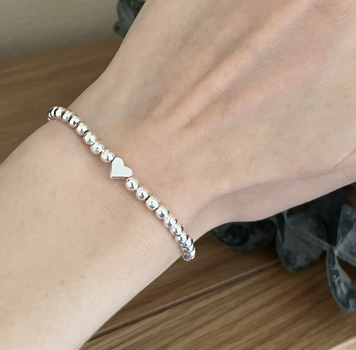 Simple silver heart bracelet