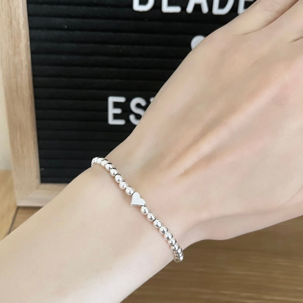 Simple silver heart bracelet