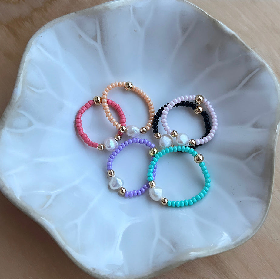 Colourful pearl ring - Positively Beaded