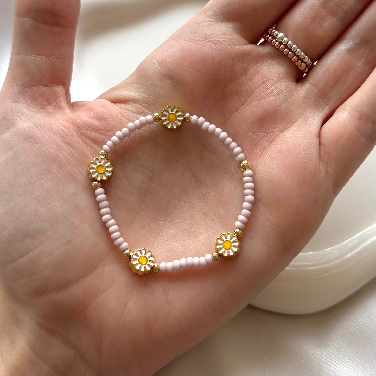 Kids Dainty Daisy Seed Bead Bracelet