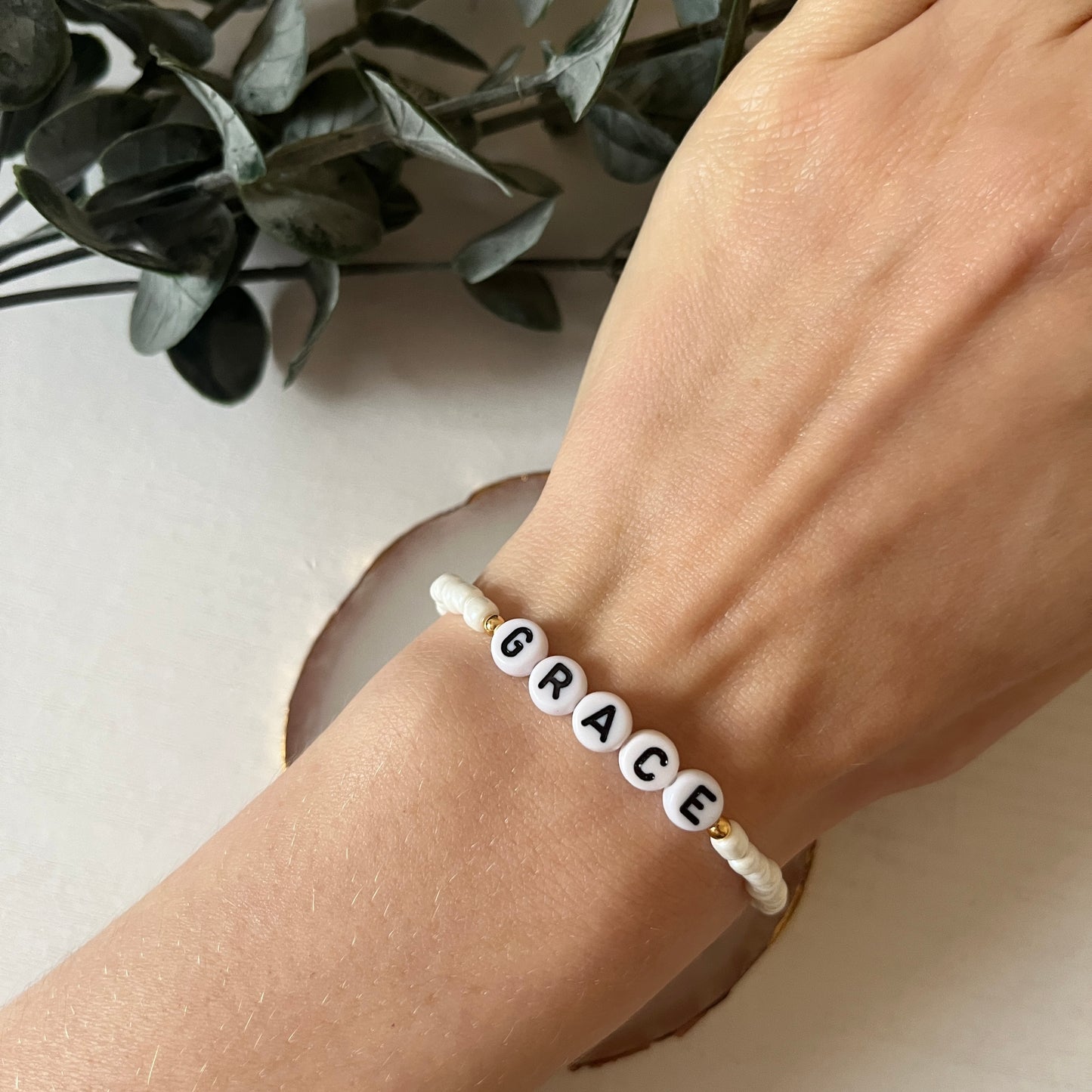 Classic name bracelet - pearl white