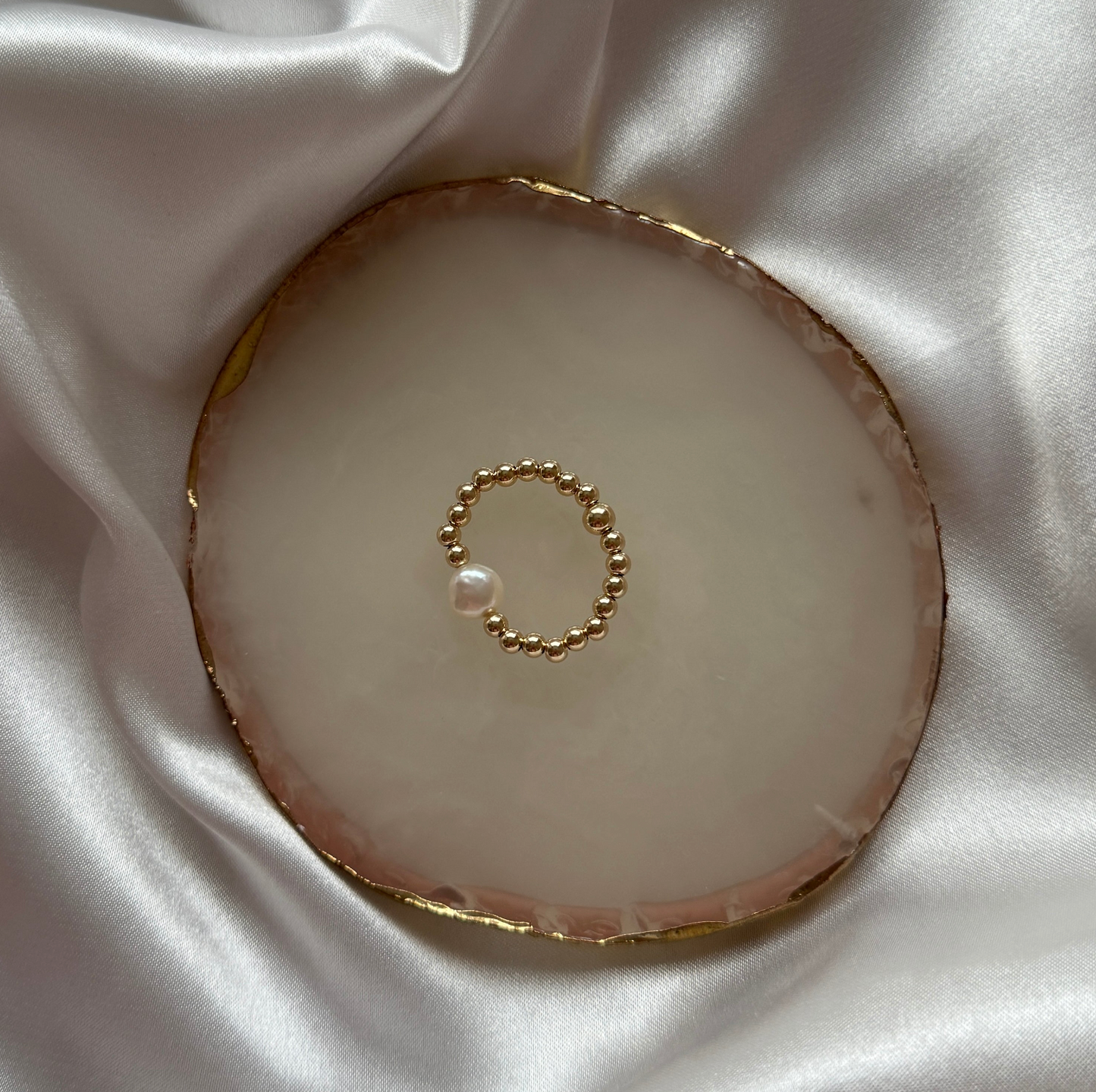 Simple pearl ring - gold - Positively Beaded