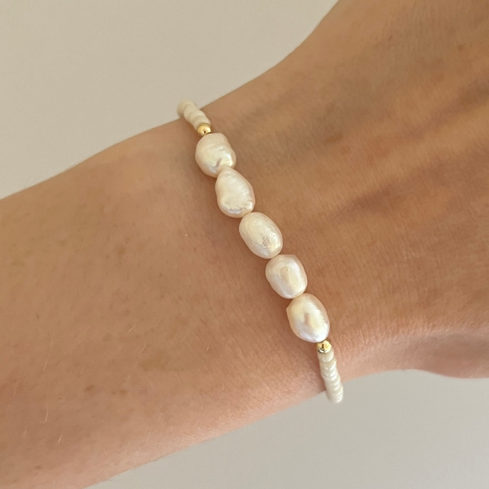 
                      
                        Pearlescent summer bracelet - Positively Beaded
                      
                    