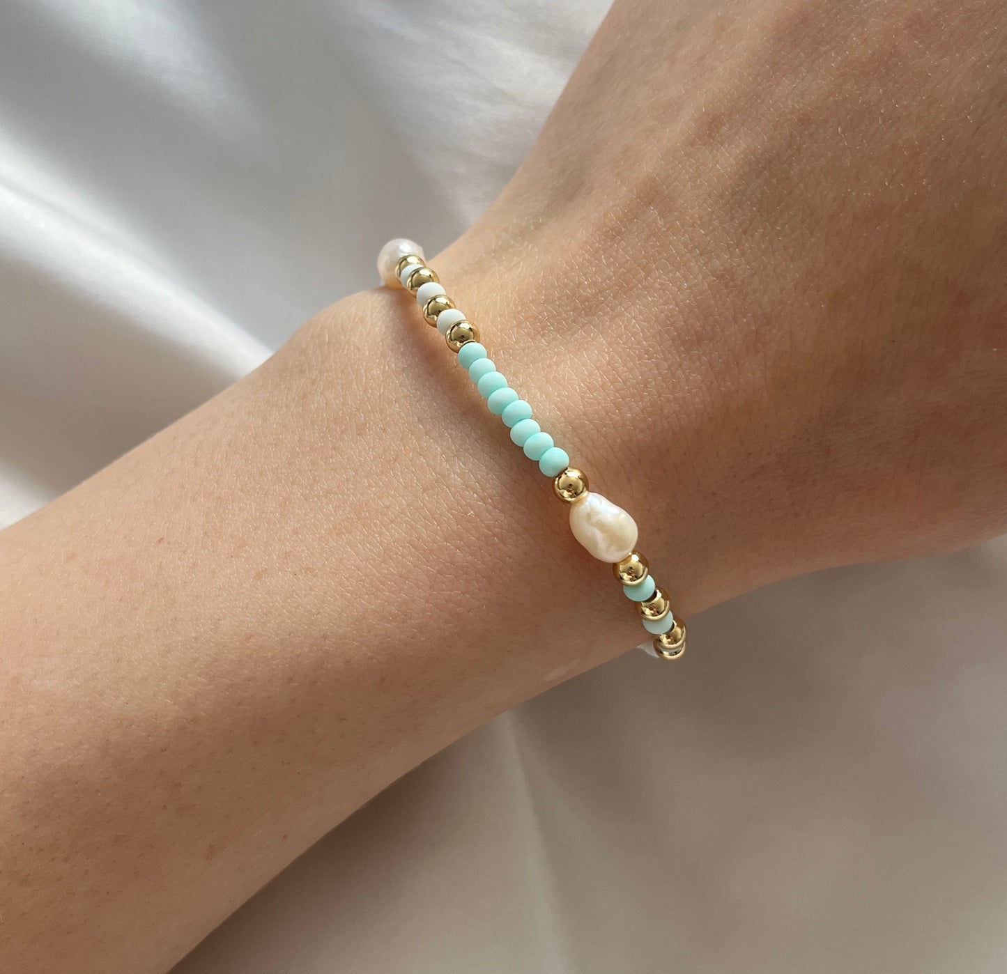 Pastel pearl beaded bracelet