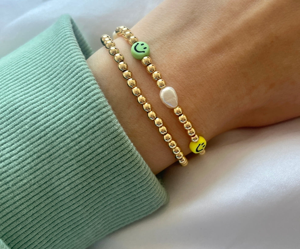 Smile and pearl beaded bracelet