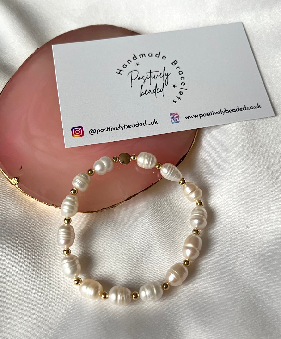 Beachy pearl beaded bracelet